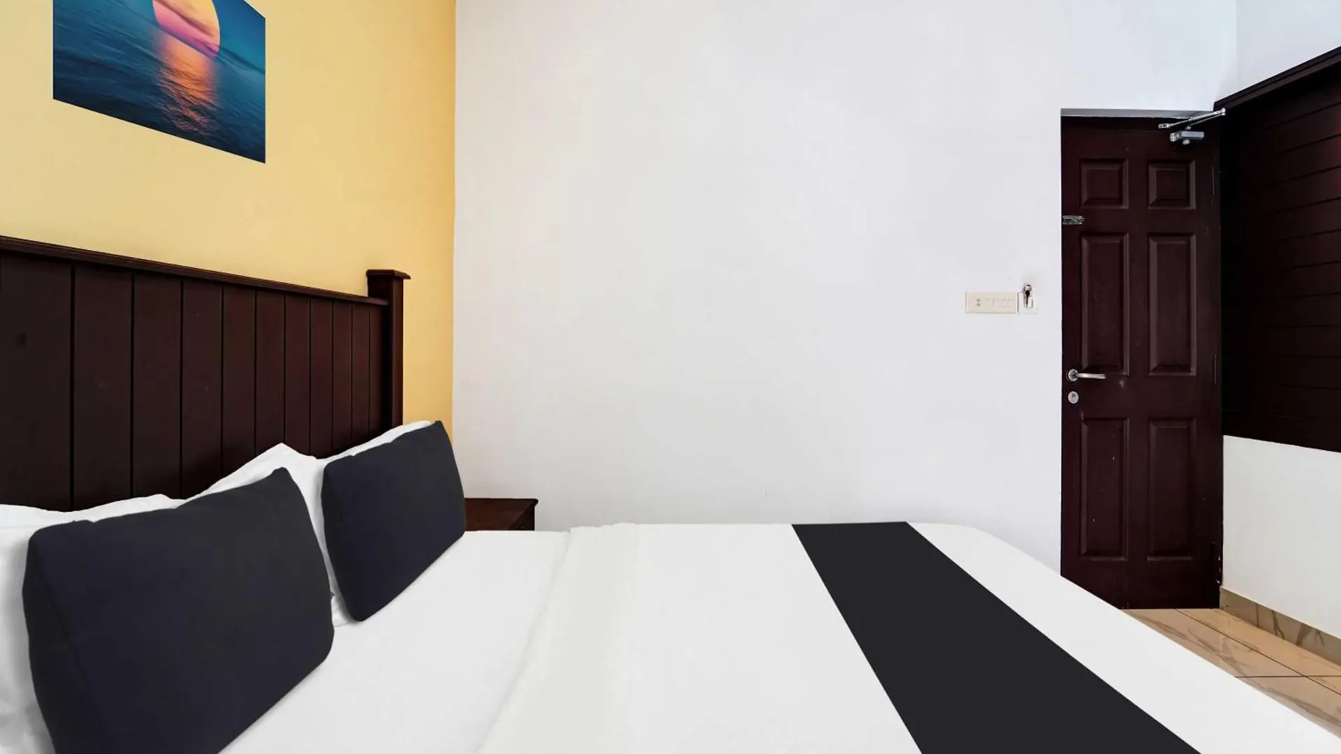 Hotel O Calvathy Road Near Fort Kochi 3*,  India