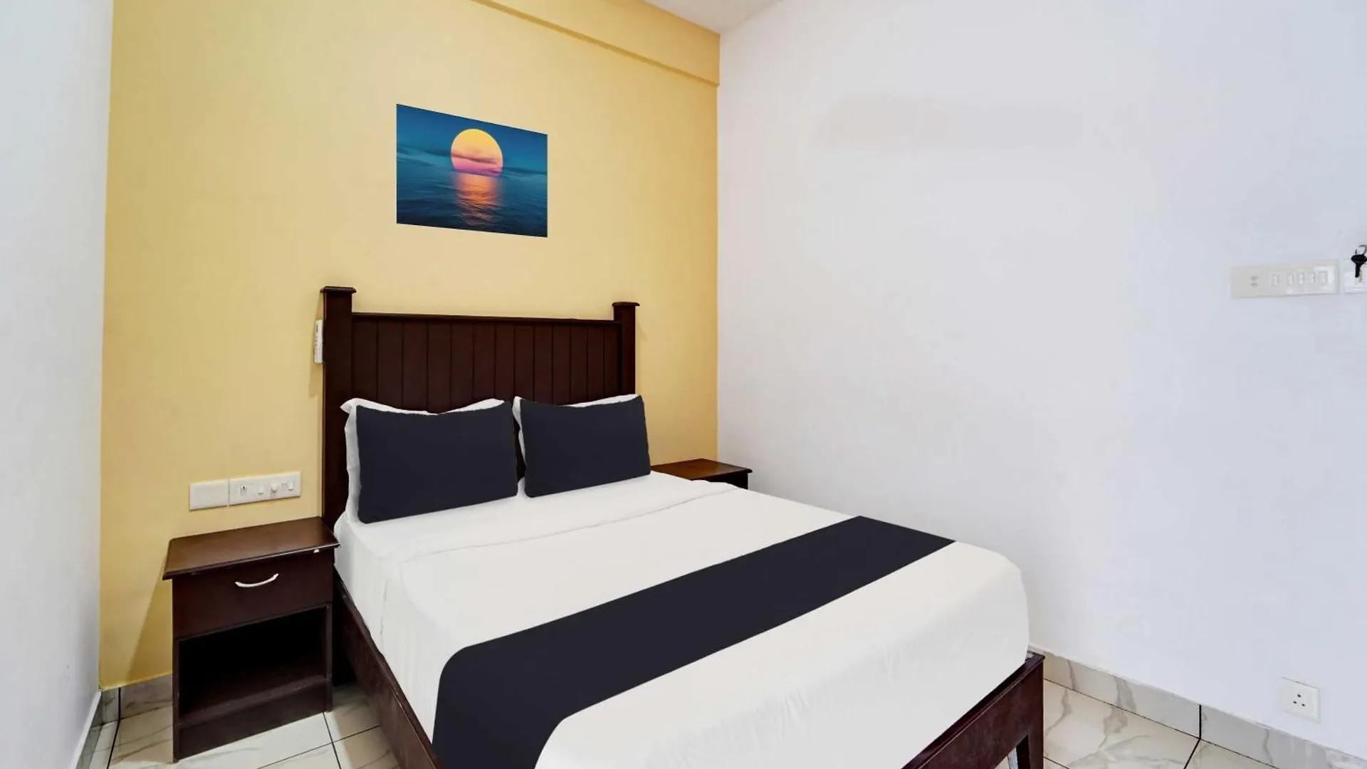Hotel O Calvathy Road Near Fort Kochi