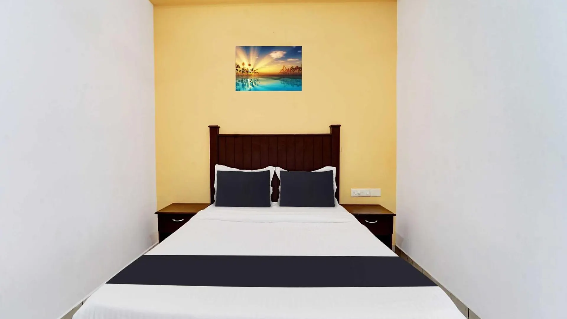 Hotel O Calvathy Road Near Fort Kochi